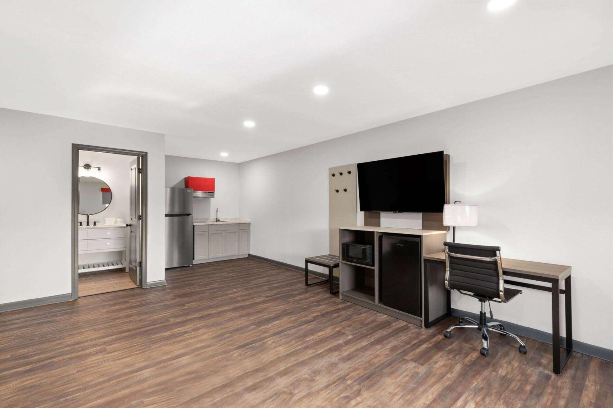 Hotel Ramada By Wyndham Bainbridge Extérieur photo